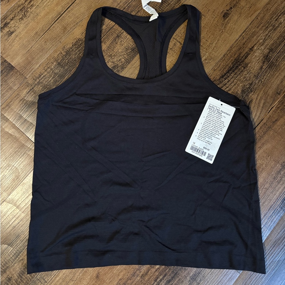 Lululemon Swiftly Tech razorback 2.0 tank, race length